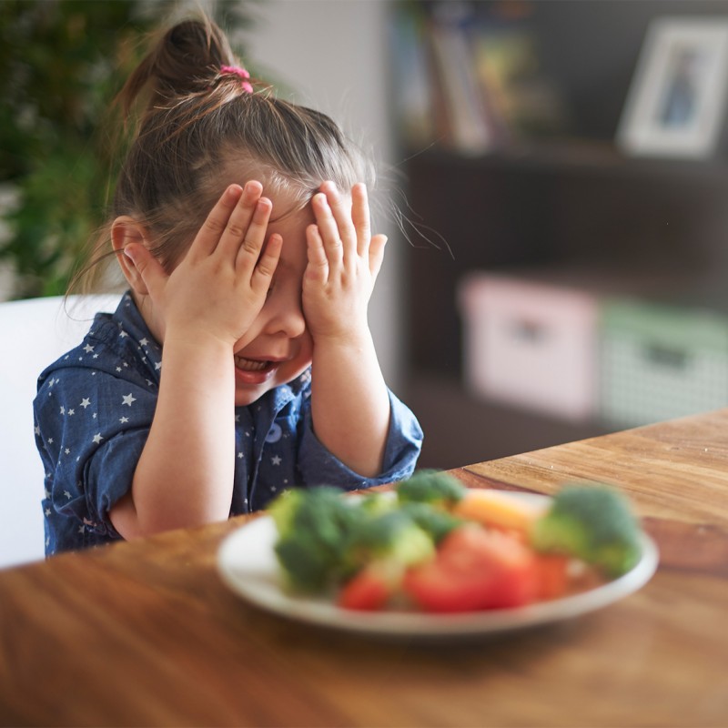 Quelles sont les astuces pour faire manger un enfant difficile ?
